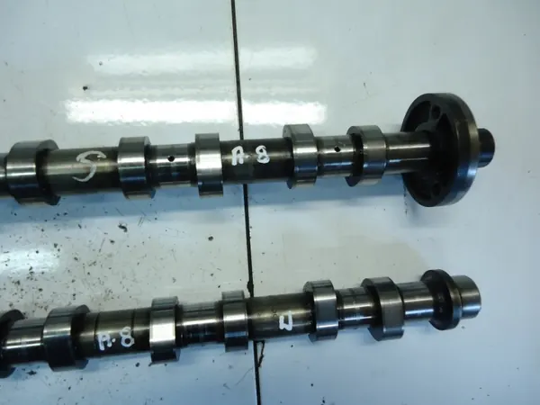 Árbol de levas Renault OE para motor 2.0DCI M9R - Usado image 3