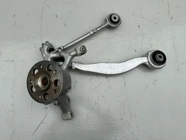 MERCEDES E-CLASS W212 Steering Knuckle A2123330314 image 2