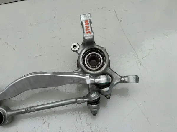 MERCEDES E-CLASS W212 Steering Knuckle A2123330314 image 7