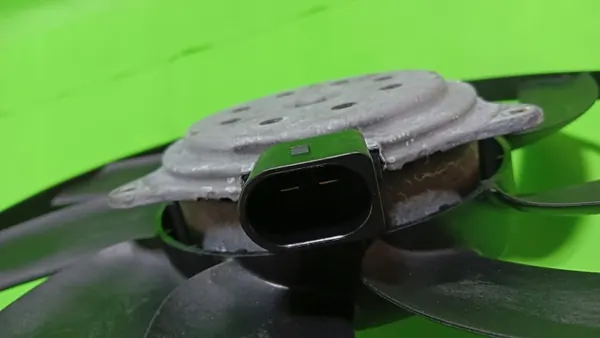 Ventilador de arrefecimento OEM 8K0959455M Audi A4 B8 image 6