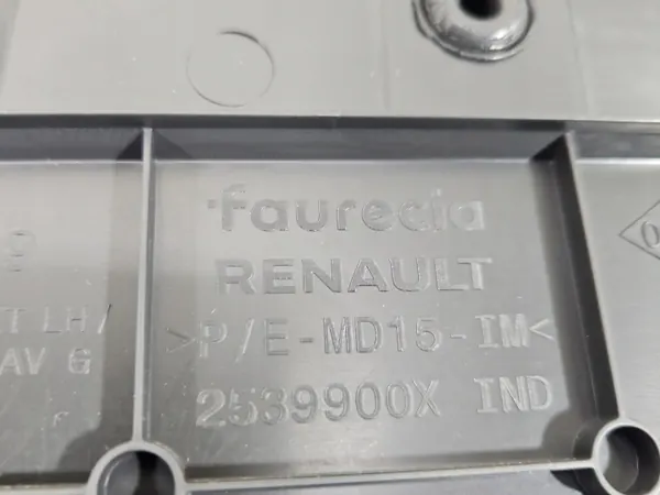 Panel de Puerta Delantera Izquierda OEM 2539900X Renault Trafic III image 6