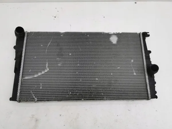 BMW i3 2017 Waterradiator OEM 8672107 - Gebruikt image 2