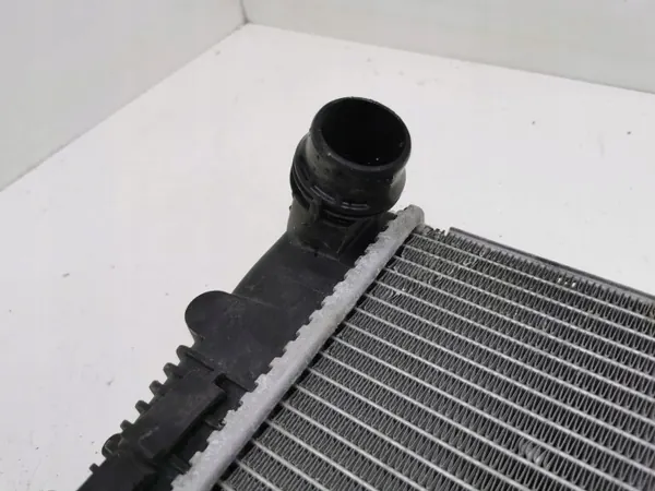 BMW i3 2017 Waterradiator OEM 8672107 - Gebruikt image 4
