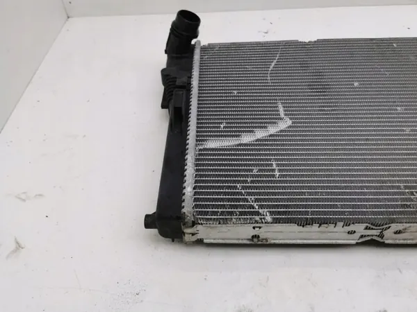 BMW i3 2017 Waterradiator OEM 8672107 - Gebruikt image 8