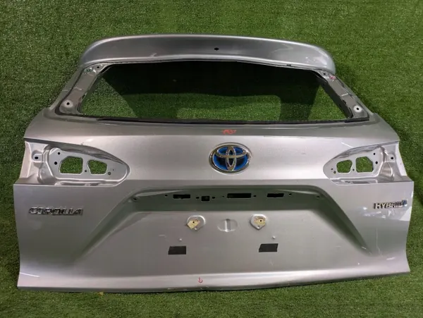 Puerta Trasera Toyota Corolla Cross OEM 181 - Usado image 2