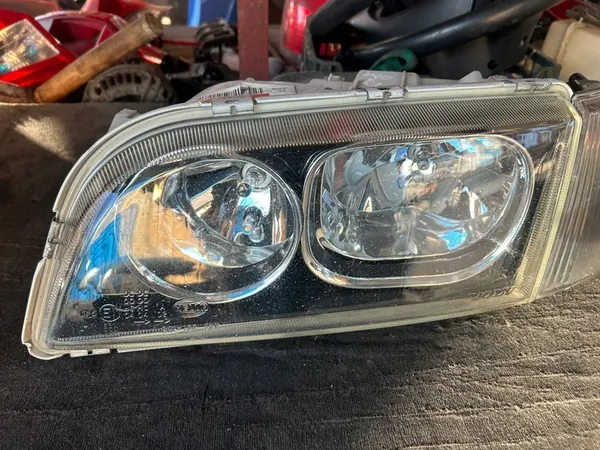 Vasen Ajovalo Volvo S40 I V40 (99-04) 30899678 image 2