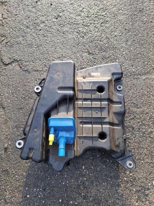 Audi AdBlue-tank OEM 8W0131878BH - Gebruikt image 3