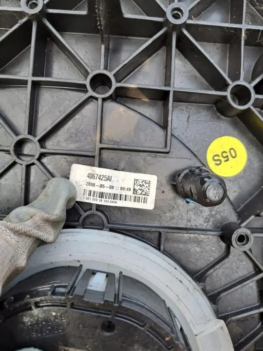Audi AdBlue-tank OEM 8W0131878BH - Gebruikt image 6
