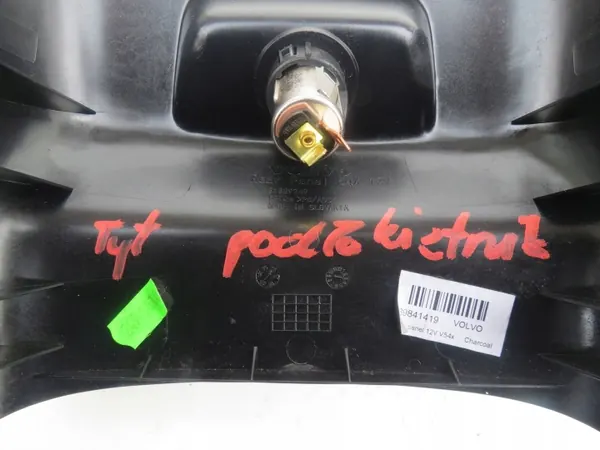 Mittkonsol panel OEM 39841419 med tändare image 6