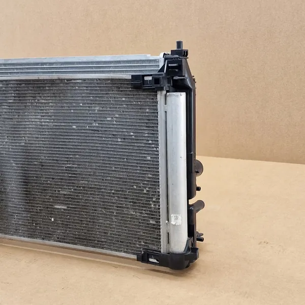 Radiador Toyota C-HR Corolla Prius Lexus UX image 2