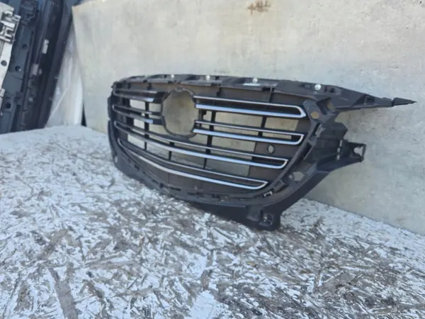 Rejilla Mazda CX-3 OEM DL8W-50712 Usado 2018+ image 3