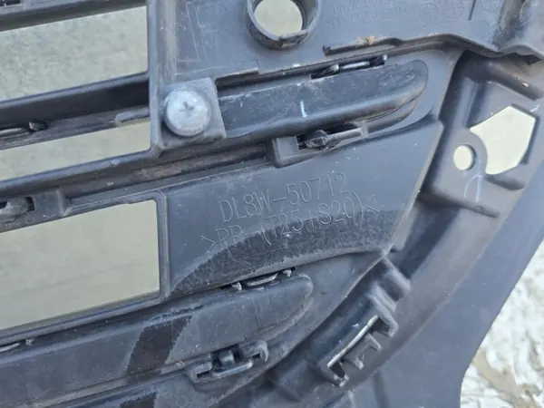 Rejilla Mazda CX-3 OEM DL8W-50712 Usado 2018+ image 7