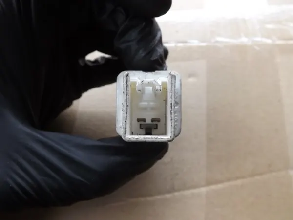 Interruptor Luces Freno Mazda RX-8 OEM Mazda RX 8 Pedal image 4