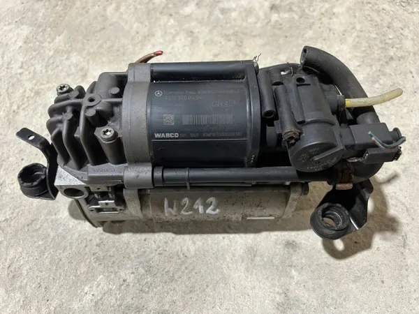 Mercedes W212 CLS 218 Kompressor Airmatic OEM xcvW212as34 image 2