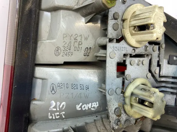 Linker achterlicht MERCEDES-BENZ E (W210) A2108205364 image 7