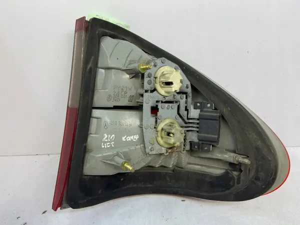 Linker achterlicht MERCEDES-BENZ E (W210) A2108205364 image 8