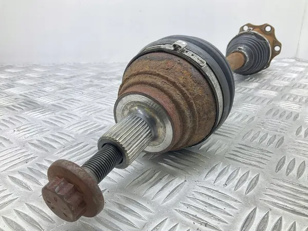 Skoda Octavia Mk4 2022 Vänster framaxel image 5