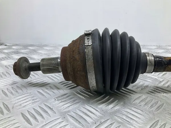 Skoda Octavia Mk4 2022 Vänster framaxel image 6