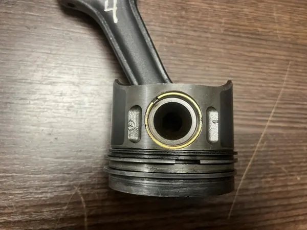 Piston Mercedes-Benz Sprinter W906 OEM 6460300717 image 4