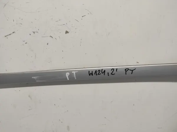 Moldura Ventana Trasera Derecha Mercedes E W124 - OE Usado image 3