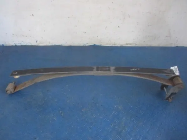Muelle de ballesta trasero OEM 01 con soportes VW Caddy image 2