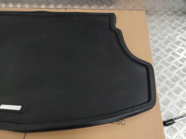 Lexus UX 2018-2026 Tavaratilamatto OEM PW241-76000 image 4