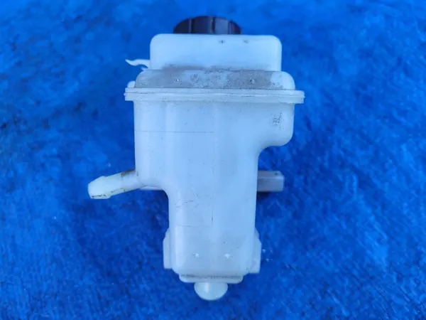 Opel Bremsflüssigkeitsbehälter OEM 32666978 - Gebraucht image 4