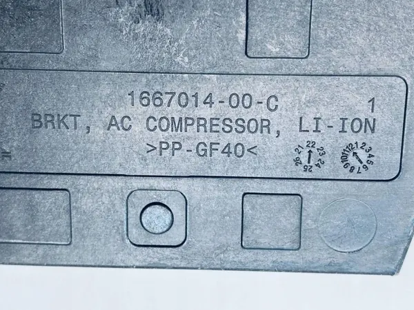 Tesla Ilmastointikompressorin Kiinnike OEM 167362700D image 4