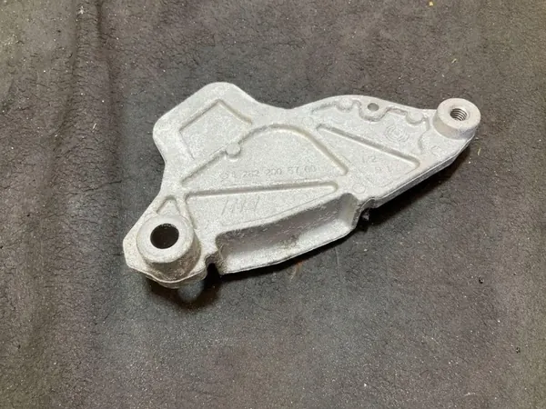 Pièces compartiment moteur OEM A2822005700 Mercedes Sprinter image 2