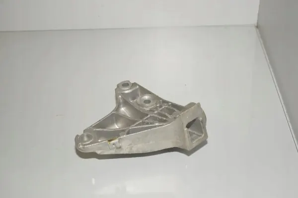 BMW 5 F10 moottorin oikea tuki OEM 22116775911 image 3