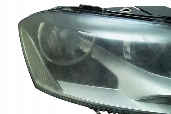 Oikea etuvalo VW Passat B7 3AB image 2