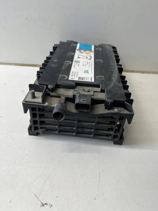 Batería Li-Ion Maserati Grecale OEM 670162269 - 8Ah image 3