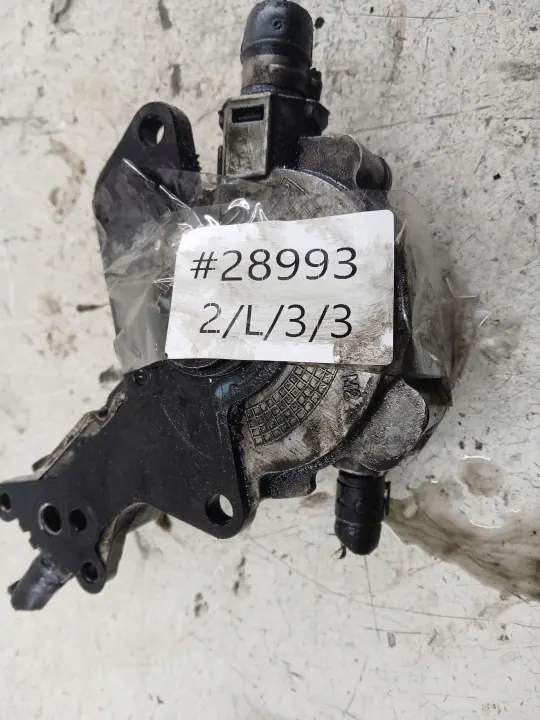 Bomba de vacío VW PASSAT B5 GOLF IV 1.9 TDI OEM image 6