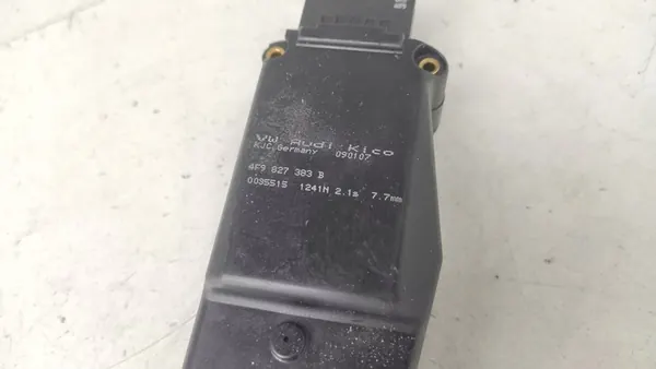 Audi elektriskt bakluckelås 4F9827383B image 2