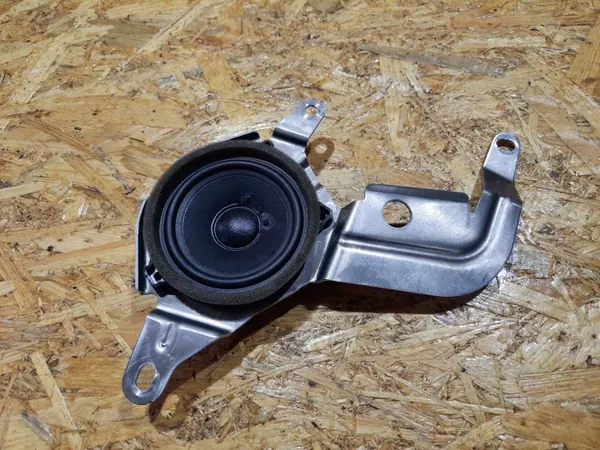 Altavoz Mercedes OEM A2385453300 - Estado usado image 2