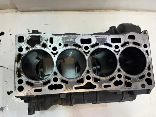 Motorblock Audi A4 8W 2.0 TDI 2017 OEM 03N023C image 2
