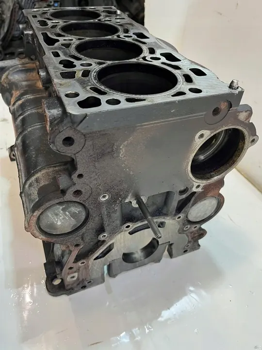 Motorblock Audi A4 8W 2.0 TDI 2017 OEM 03N023C image 4