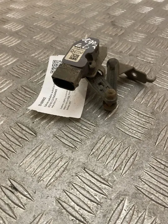Volvo XC90 2019 Bakluftfjädring Nivåsensor OEM 31360331 image 2