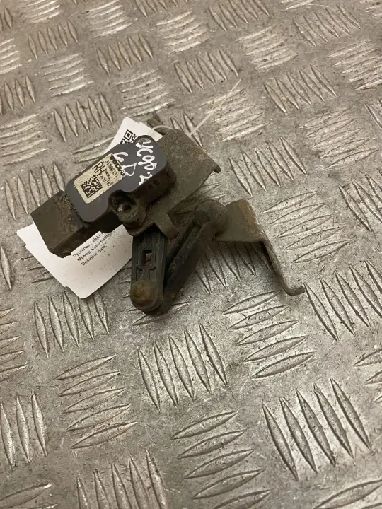 Volvo XC90 2019 Bakluftfjädring Nivåsensor OEM 31360331 image 4