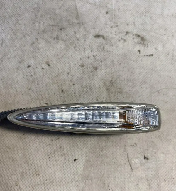Clignotant aile avant droit OEM SKU11518 Lexus LS image 3