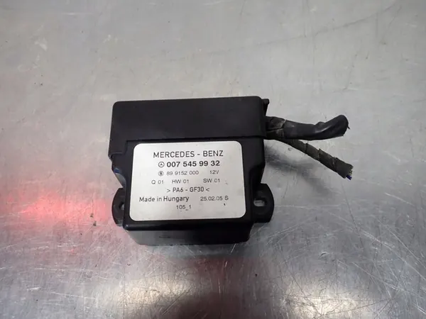 Gloeiplugrelais Mercedes-Benz T1 310D image 1