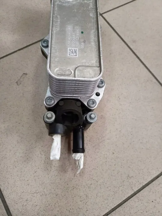 Oliefilterkoeler OEM 68365931AD voor Jeep Wrangler JL image 5
