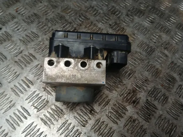 Pompe ABS OEM 44540-52240 pour Toyota Verso-S image 2
