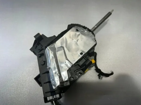 Porsche Cayennen vaihteiston mekanismi OEM 7P5713025AB image 4