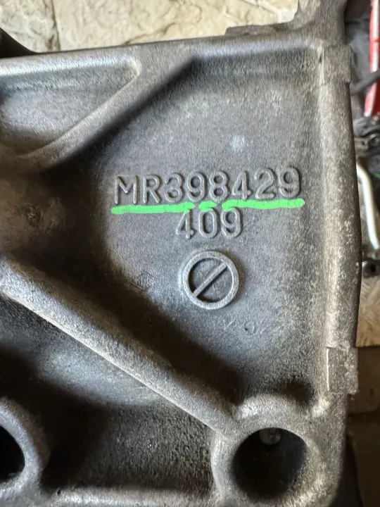 MR398429 airco-beugel voor Mitsubishi Pajero 3 3.5 image 3