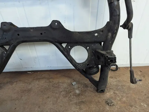BMW Vorderer Träger OEM PWE11038 - Gebraucht image 5