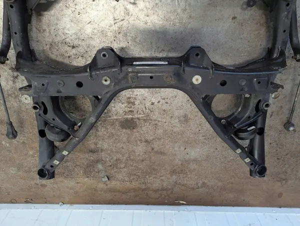 BMW Vorderer Träger OEM PWE11038 - Gebraucht image 7