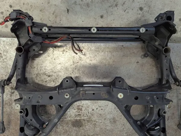 BMW Vorderer Träger OEM PWE11038 - Gebraucht image 8