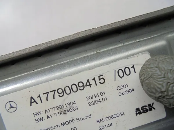Mercedes-Benz Audio-Verstärker OEM A1779009415 image 6