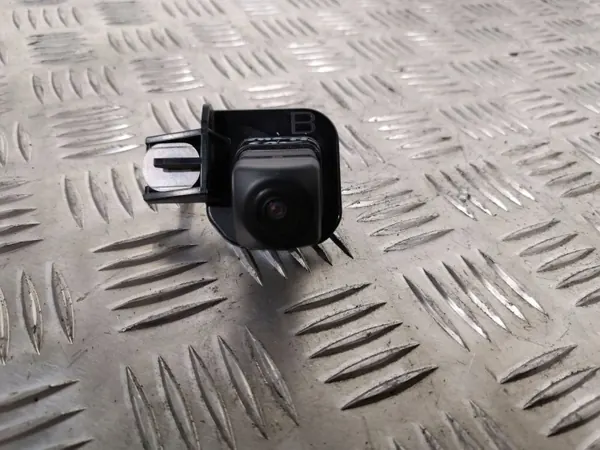 Toyota C-HR Backkamera OEM FBZ3195 Begagnad image 4
